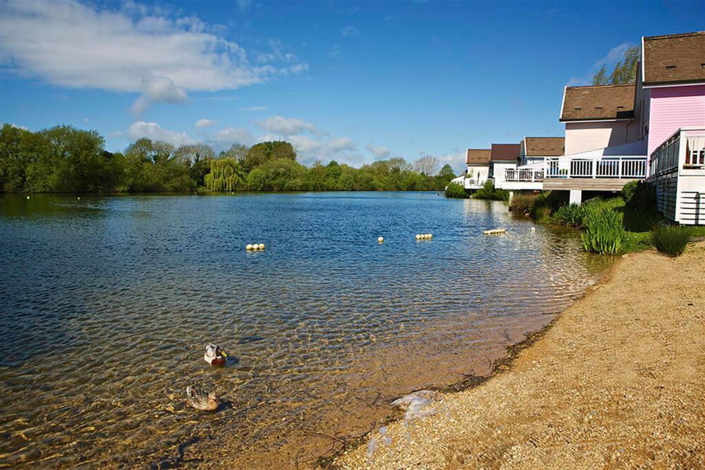Caterina Lake Lodge South Cerney Exterior foto